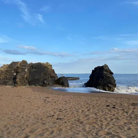 De L'eve: Beachside With Terrace *