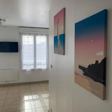 De L'eve: Beachside With Terrace