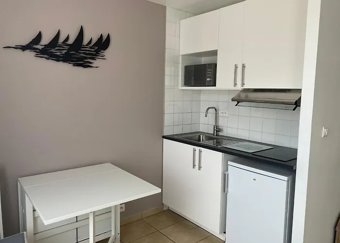 De L'eve: Beachside With Terrace Apartment *